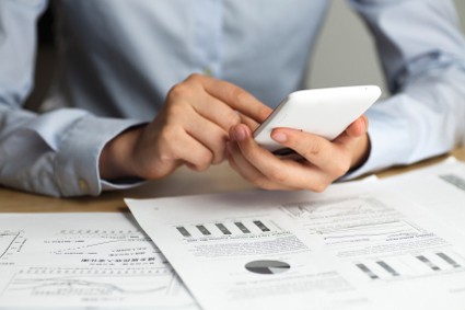 Photo: 4 Tips for Resisting Your Smartphone While on the Clock | US News